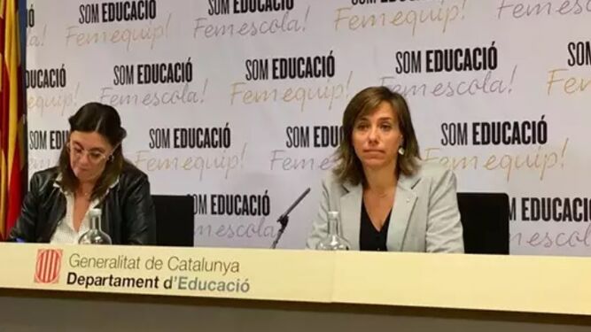 La consejera de educación catalana, Patrícia Gomà, en rueda de prensa.