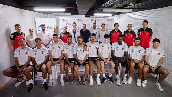 Los jugadores del Covirán Granada, en el Palacio de Deportes para pasar las pruebas médicas.