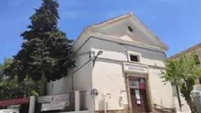 Arranca el arreglo de la iglesia de Talará (Granada), donde los vecinos celebran misa en la calle