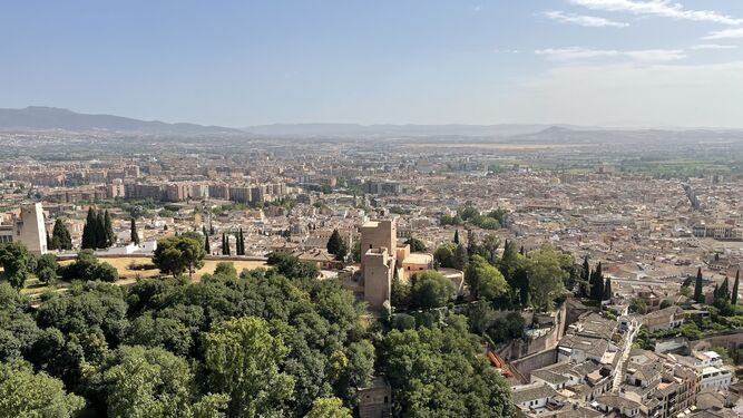 Granada, entre las 10 mejores ciudades para escaparse en verano