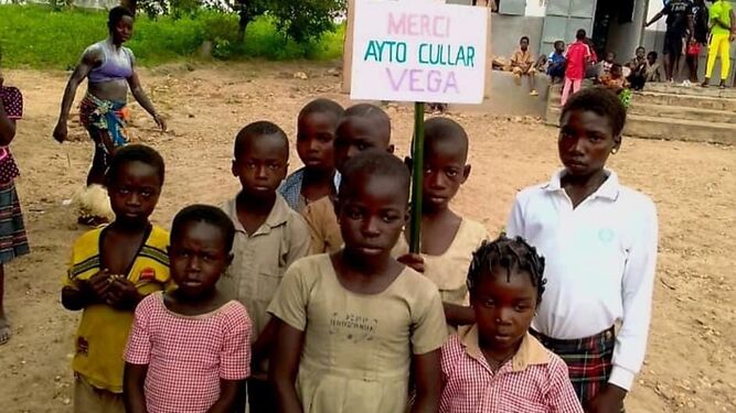 Un grupo de niños de Togo agradece al Ayuntamiento de Cúllar Vega su colaboración