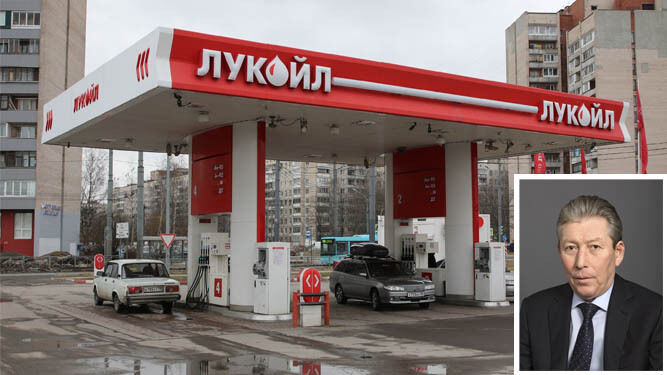 Ravil Maganov y una gasolinera de Lukoil en San Petersburgo.