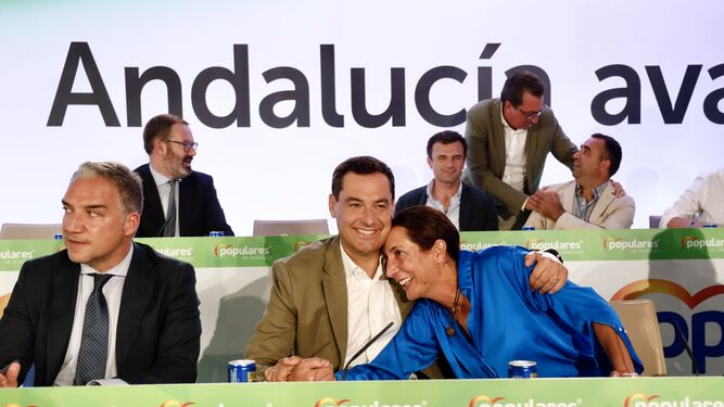 Elías Bendodo, Juanma Moreno y Loles López, en la junta directiva del PP-A.