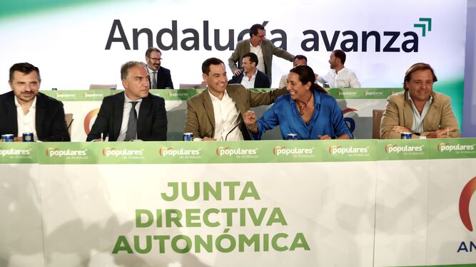 Toni Martín, Elías Bendodo, Juanma Moreno, Loles López y Antonio Repullo.