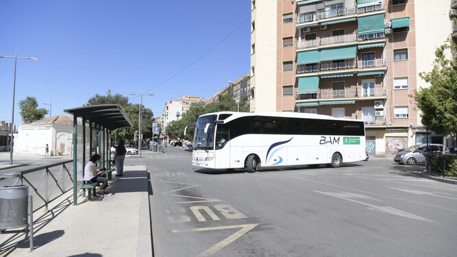 Un autobús de Renfe llega procedente de Guadix el martes