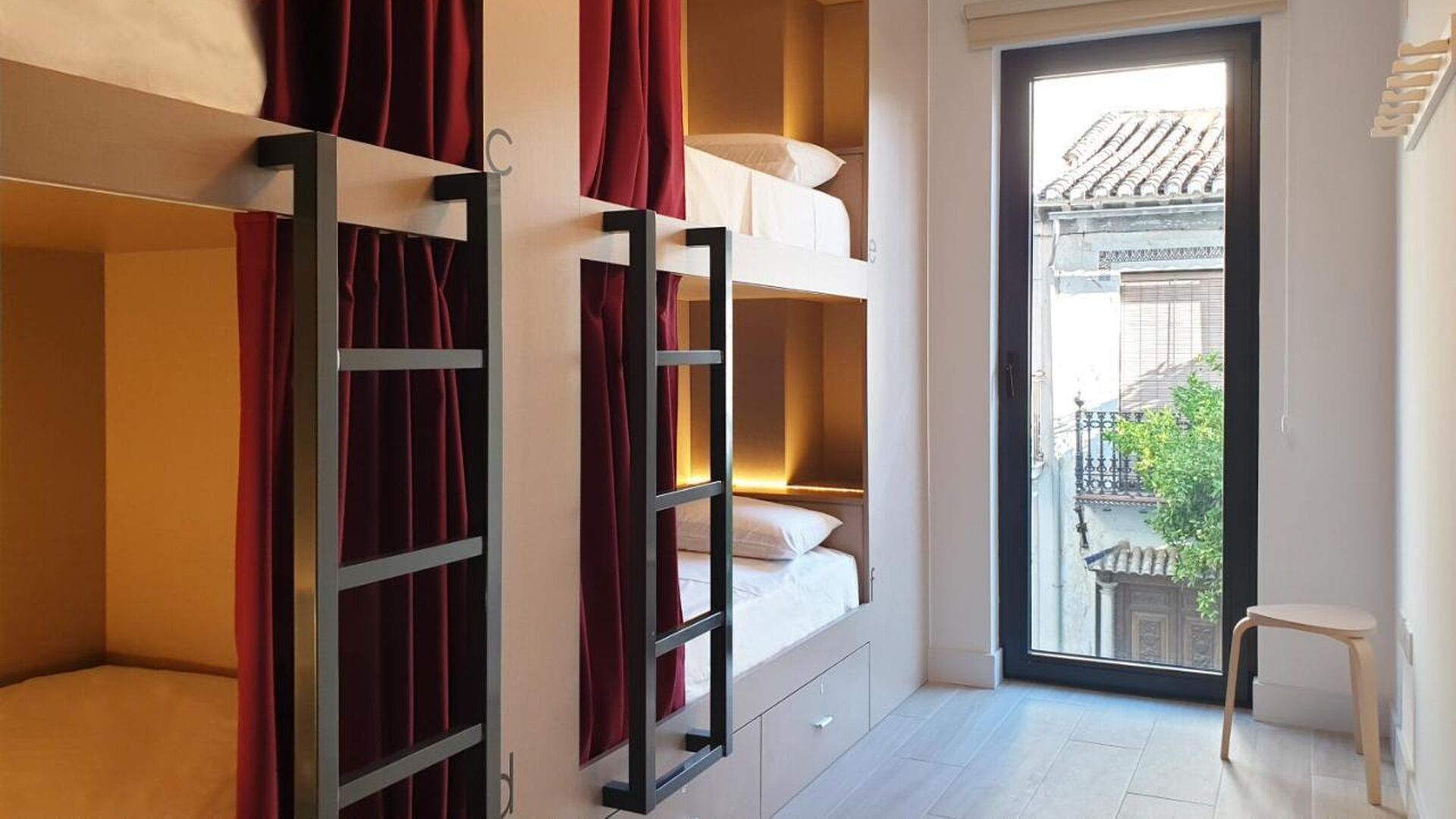 Los 10 mejores 'hostels' de Granada para los mochileros