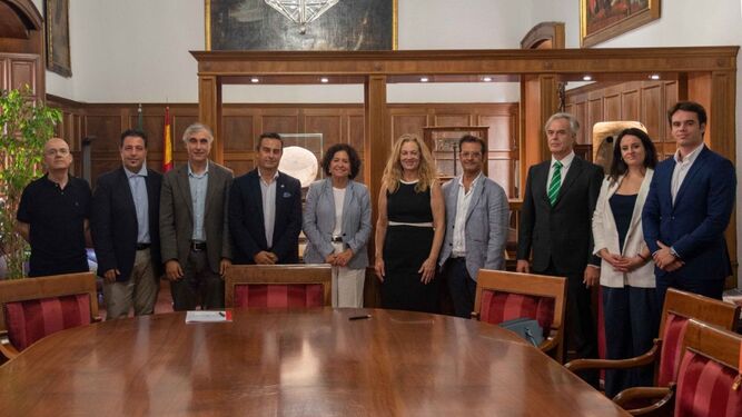 La Universidad de Granada y Vellsam Materias Bioactivas acuerdan crear una cátedra de investigación.