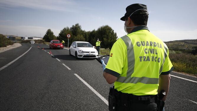 Un conductor es detenido en Granada por transportar 27 kilos de hachís