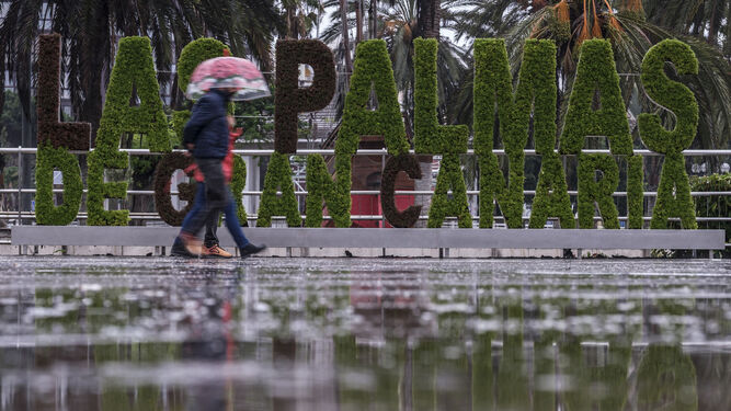 La lluvia ya ha hecho acto de presencia en Las Palmas.