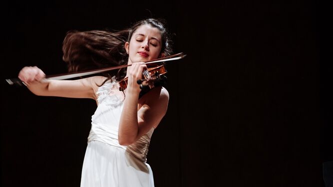 La violinista granadina María Dueñas