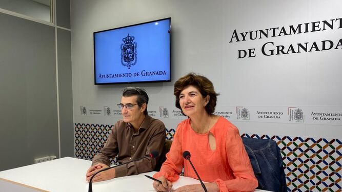 Antonio Cambril y Elisa Cabrerizo durante la rueda de prensa.