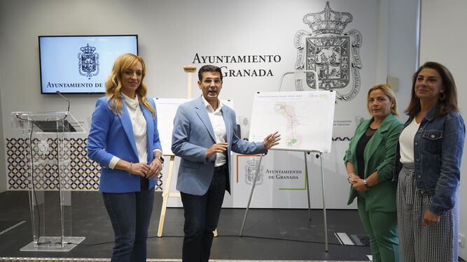 Imagen de la presentación de la nueva linea de autobús que unirá Maracena, Granada y La Zubia