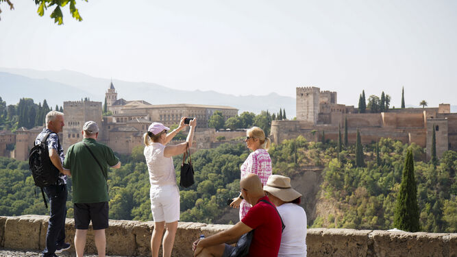Granada tiene el monumento más visitado de España: la Alhambra.