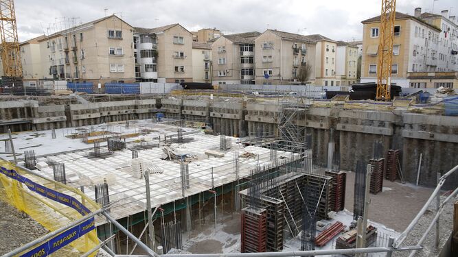 Imagen de archivo de obras de construcción de viviendas nuevas en el barrio de Santa Adela