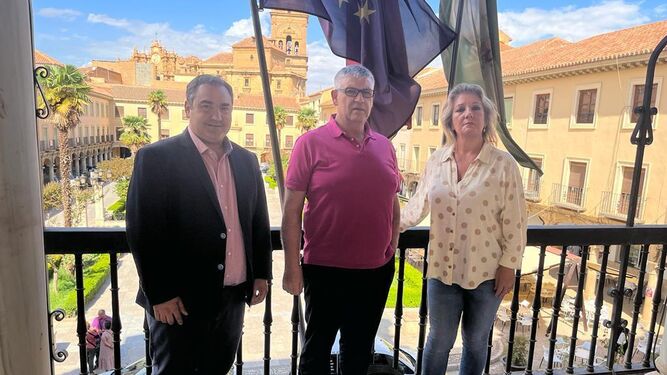 Imagen de la reunión entre el alcalde de Guadix y los diputados de Granada del PP