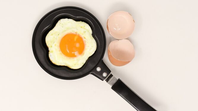 El truco definitivo para freír un huevo sin que se rompa la yema