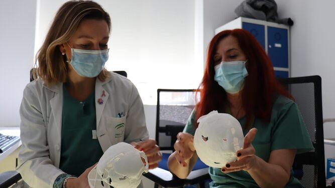 Una cirujana del Virgen de las Nieves, premiada por incorporar tecnología 3D para operar malformaciones craneofaciales
