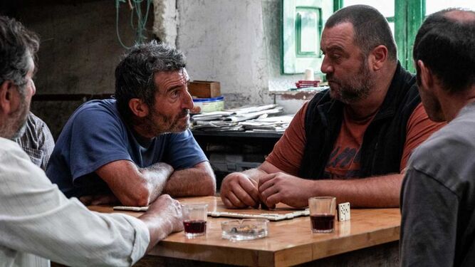 Luis Zahera y Denis Ménochet en una imagen del filme de Sorogoyen.
