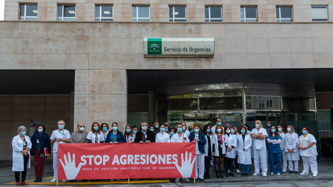 El sindicato médico se concentra este jueves en Granada para mostrar su rechazo a las agresiones a sanitarios