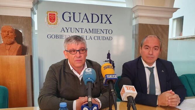 El delegado de Economía destaca en Guadix “el carácter municipalista” de los presupuestos de la Junta para 2023