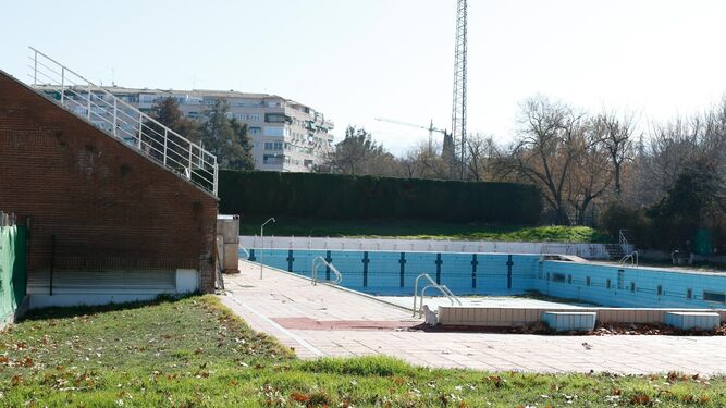 Imagen reciente de la piscina de Fuentenueva.