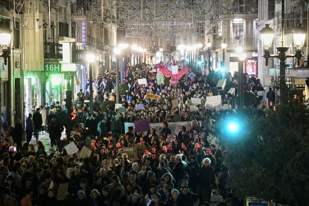 La manifestaci&oacute;n del 25-N en Granada, en im&aacute;genes