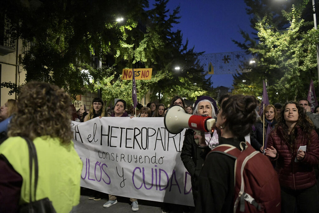 La manifestaci&oacute;n del 25-N en Granada, en im&aacute;genes