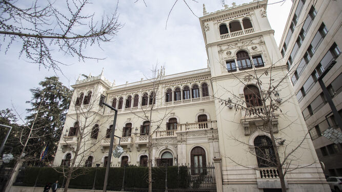 Imagen de la sede de la Subdelegación del Gobierno en Granada