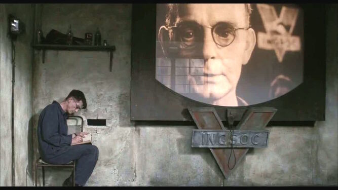 Una imagen de '1984', la adaptación de la novela de George Orwell dirigida por Michael Radford.
