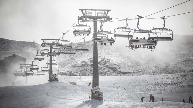 Fotos: así ha sido el inicio de la temporada de esquí en Sierra Nevada