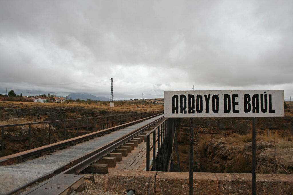 Fotos: el patrimonio ferroviario abandonado de la l&iacute;nea de tren Guadix-Baza-Lorca