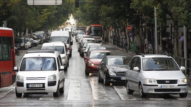 Imagen de archivo de tráfico en Granada.