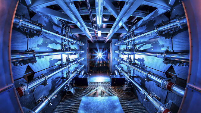 Fotografía publicada en el Twitter del Departamento de Energía de Estados Unidos que anunciará este martes que sus científicos han logrado por primera vez una reacción de fusión  nuclear que ha producido más energía que la empleada.