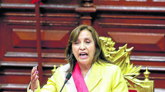 Dina Boluarte, presidenta de Perú.