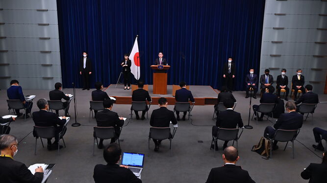 El primer ministro japonés, Fumio Kishida, ofrece una rueda de prensa en Tokio.