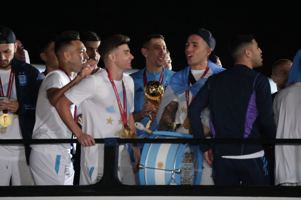 Las im&aacute;genes de la llegada de los campeones del mundo a Argentina