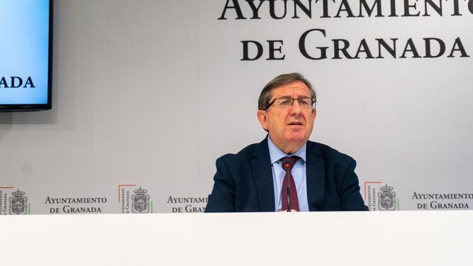 El portavoz del grupo municipal del PP de Granada, Luís González