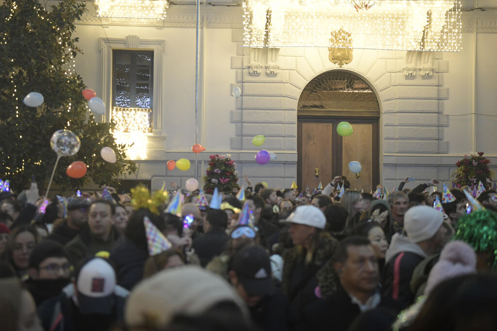 Granada da la bienvenida a 2023 en la Plaza del Carmen