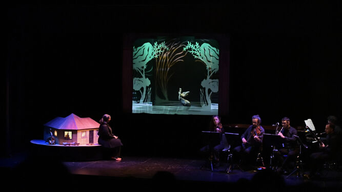 Etcétera ofrece hasta el 8 de enero en el Centro Lorca su versión del clásico de Andersen.