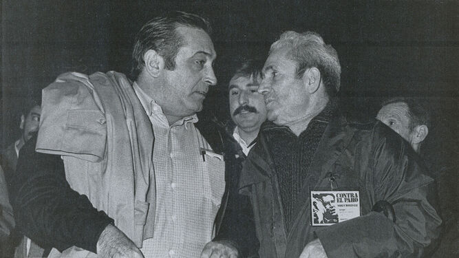 Nicolás Redondo Urbieta junto a Marcelino Camacho en una fotografía tomada en marzo de 1979.
