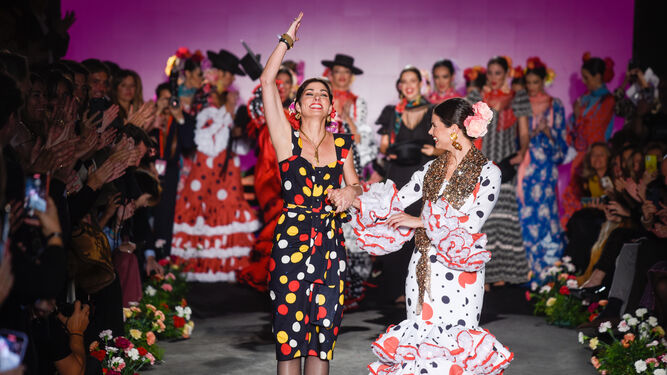 Rocío Peralta en el desfile de su colección de trajes de flamenca en We Love Flamenco.