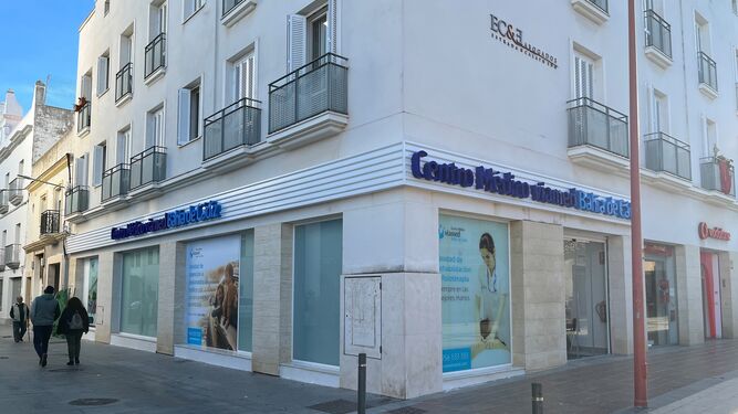 El nuevo centro médico de Viamed Bahía de Cádiz, en la plaza de Las Bodegas.
