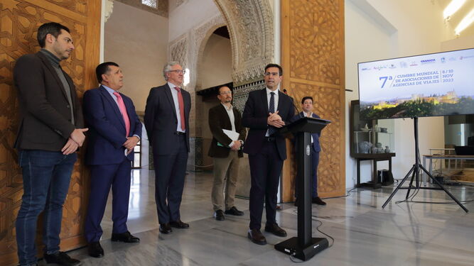 Imagen de la presentación de la cumbre de agencias de viajes que se celebrará en Granada