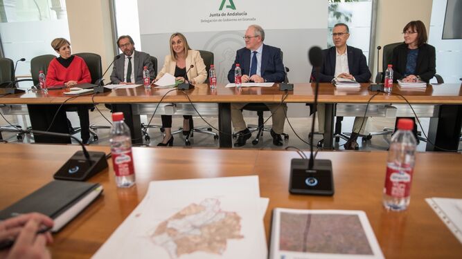 Carazo preside la reunión con el Ayuntamiento de Ogíjares