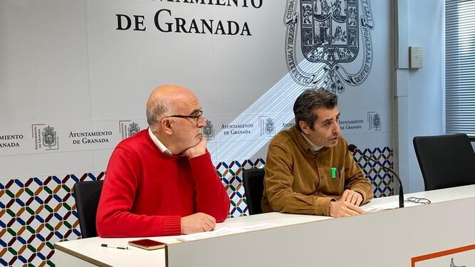 El portavoz de Unidas Podemos, Antonio Cambril, habla en el Ayuntamiento de Granada