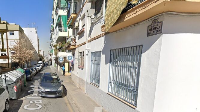 Calle Medina Olmos de La Chana, donde se acometerán las obras que han obligado a cortar el tráfico.