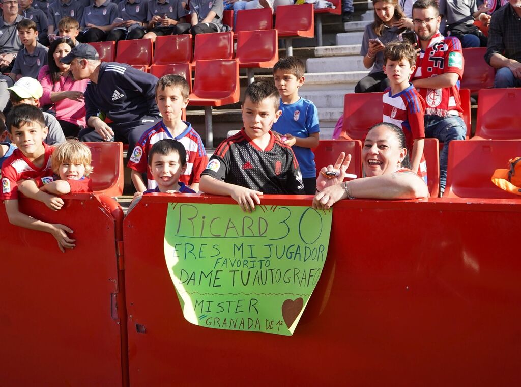 Encu&eacute;ntrate en la grada en el Granada CF - Real Oviedo