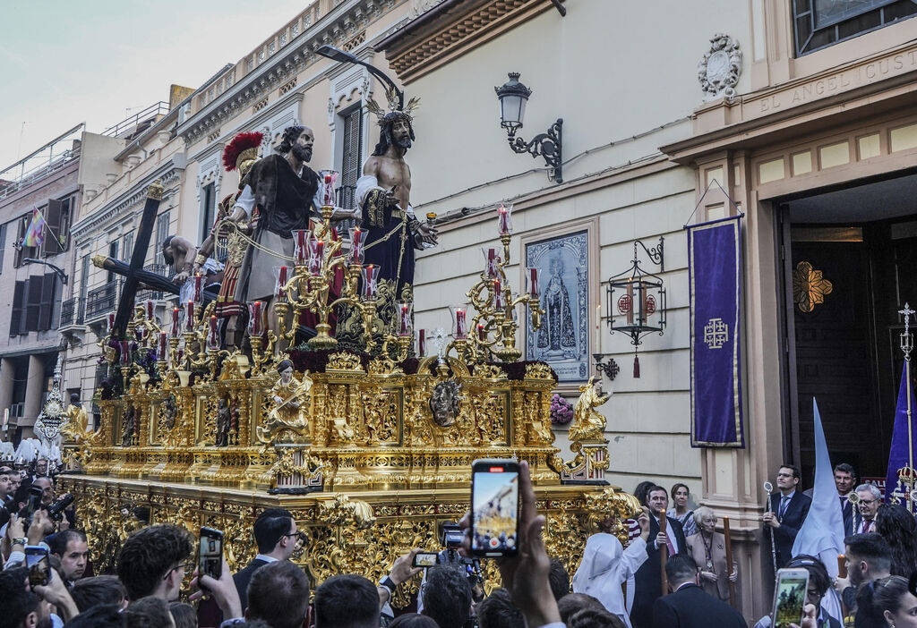 Crónica gráfica del Domingo de Ramos en Granada