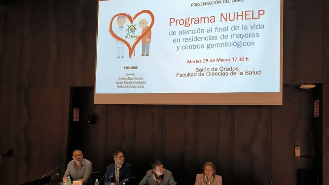 Imagen de la presentación del libro Nuhelp en Granada