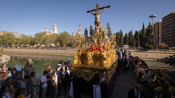 Procesiones del Viernes Santo en Granada, en directo | Semana Santa 2023